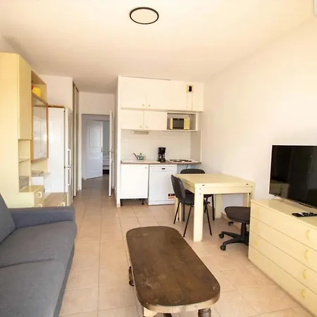 Bright Nest With A Lovely Balcony In * Fréjus